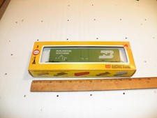Cox HO Scale Burlington Boxcar in Original Box — listing 4