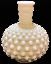Vintage White Milk Glass Bud Vase with Daisy and Button / Star Pattern, Scalloped Rim — listing 6