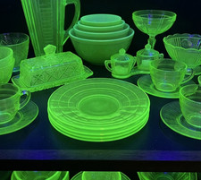 Vintage Uranium Glass Rimmed Salad/Dessert Plate with Starburst Center, 8.5 inch — listing 5