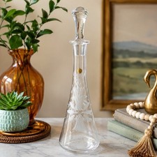 Clear Glass Wine Decanter/Carafe with Horizontal Ribbed Band Detail — listing 4
