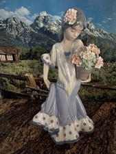 Lladró Flor Maria Porcelain Figurine #5490 — listing 2