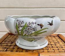 Vintage 1970s Ceramic Lidded Storage Canister with Mod Floral Decoration — listing 5