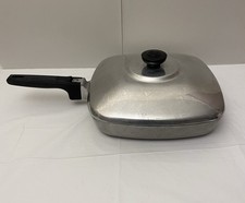 Vintage Magnalite Sidney O Cast Aluminum Square Skillet with Bakelite Handle — listing 4