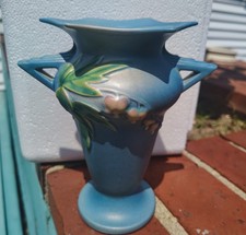 Roseville Pottery Bleeding Heart Blue Vase #970-9 — listing 4