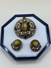 Vintage West Germany Filigree Brooch with Baroque Faux Pearl and Green Rhinestones — listing 4
