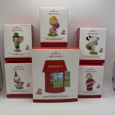 Vintage Snoopy Ceramic Christmas Ornament Holding Stocking, listing 3