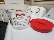 Pyrex 8-Cup / 2-Quart Glass Measuring Batter Bowl with Red Vented Lid