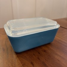 Vintage Pyrex 502 Blue Refrigerator Dish with Ribbed Glass Lid (1.5 Pint)