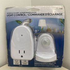 Westek Indoor Motion Activated Light Control MLC2BC, 75W Max CFL Compatible Screw-In Socket Adapter, listing 3