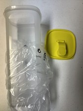 Vintage Tupperware Slim Line Beverage Pitcher/Carafe with Yellow Push-Button Pour Lid — listing 6
