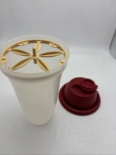 Tupperware Quick Shake Mixer Container 20 oz with Blue Flip-Top Lid — listing 4