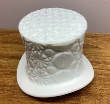Pressed Glass Top Hat Novelty Dish (Daisy & Button Pattern) — listing 4