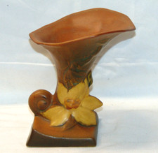 Roseville Pottery Clematis Cornucopia Vase in Blue — listing 6