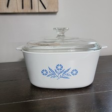 Vintage CorningWare Cornflower Blue 2 Qt Casserole Dish (A-2-B) with Pyrex Lid — listing 3