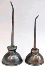 Antique Small Thumb-Pump Oil Can with Curved Spout, ~12 cm Tall — listing 2