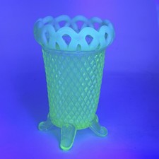 Vaseline Uranium Glass Open Lace-Edge Bowl with Opalescent Rim and Basketweave Pattern, 7 inch — listing 4