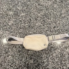 Lululemon Everywhere Belt Bag 1L — listing 2