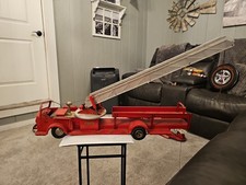 Vintage Model Toys Rossmoyne Aerial Ladder Fire Truck, Pressed Steel — listing 2