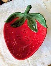 Red Strawberry-Shaped Berry Colander / Strainer — listing 2