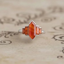 Vintage Middle Eastern Style Ring with Large Carnelian/Agate Stone and Engraved Shoulders No visible marks / unmarked — listing 2