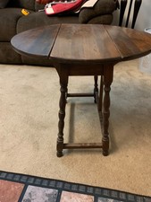 Antique Drop-Leaf Gateleg Table with Spool-Turned Legs and Stretcher — listing 4