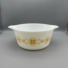 Vintage Pyrex Town & Country Casserole Dish #474 with Lid — listing 2