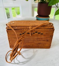 1930s Large Round Woven Straw Handbag with Floral Raffia Rosettes, Wooden Ring Handles, Natural & Rose, 16x17x6 in — listing 4
