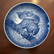 Vintage Collector Plate - Mother and Child Motif — listing 3