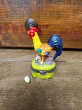 Blue and White Porcelain Rooster Trinket Box with Hinged Lid — listing 4