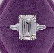 Three-Stone Round Brilliant Diamond Ring in White Metal Setting — listing 5