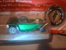 Vintage Die-Cast Hot Rod with Exposed Chrome Engine and #8-Ball Graphics (Pink/Magenta) Matchbox