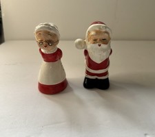 Figural Santa Claus Head Salt and Pepper Shakers with Pinecone and Evergreen Detail — listing 2