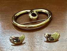 Vintage Costume Jewelry Brooch Lot — Including Gold-Tone Pink Enamel Ribbon, Ballerina, and Rhinestone Pins — listing 4