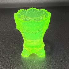 Vintage Uranium Vaseline Glass Salad/Luncheon Plate, 8.5 inch, Floral & Textured Sandwich Pattern, Green — listing 4