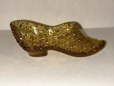Green Pressed Glass Victorian Boot with Daisy & Button Pattern — listing 5