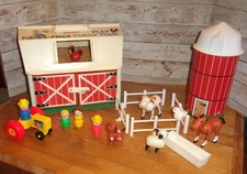Fisher-Price Play Family Farm #915 with Silo, Animals, Tractors & Little People — listing 2