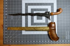 Javanese Keris with Luk (Wavy) Pamor Blade, Wooden Ukiran Hilt, and Gandar Scabbard — listing 3