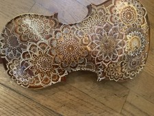Decorative Carved Full-Size 4/4 Violin with Leaf-Motif Relief Carving and Inlaid Chinrest