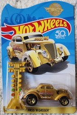 Hot Wheels 50th Anniversary Volkswagen Beetle - Purple with Redline Wheels