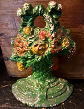 Cast Iron Floral Cakelet / Muffin Baking Pan, Flower-Shaped Cavities (Rose, Daisy, Lily) Other maker's mark