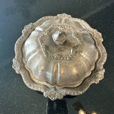 Vintage Silverplate Covered Vegetable Dish / Entrée Server with Pineapple Finial and Turned Wood Handles — listing 6