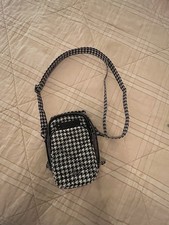 Houndstooth Print Crossbody Camera Bag with Black Faux Leather Trim — listing 4