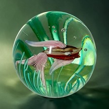 Art Glass Aquarium Paperweight with Fish and Seaweed — listing 6