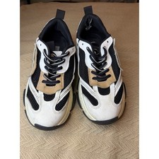 Steve Madden Women's White Leather Low-Top Sneakers with Star Perforation and Silver Cap, Size 6, listing 5