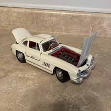 Mercedes-Benz 300 SL Gullwing 1:18 Scale Diecast Model Car Bburago 1:18 — listing 5