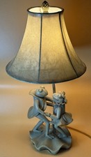 Figural Double Frog Lily Pad Table Lamp with Amber Tortoiseshell Art Glass Shade — listing 2