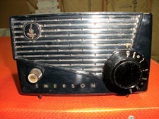Vintage 1940s Emerson Wood Cabinet Tube Radio with Broadcast/Shortwave Bands — listing 3